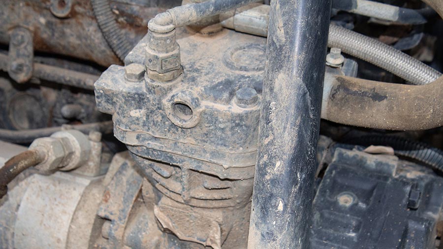 JCB Fastrac 2155 compressor